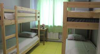 Гостиница Хостел Грин Дак Владивосток Кровать в общем 6-местном номере для мужчин и женщин-3